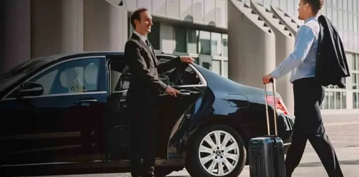 How to Book a Last-Minute Limo for Airport Transfers